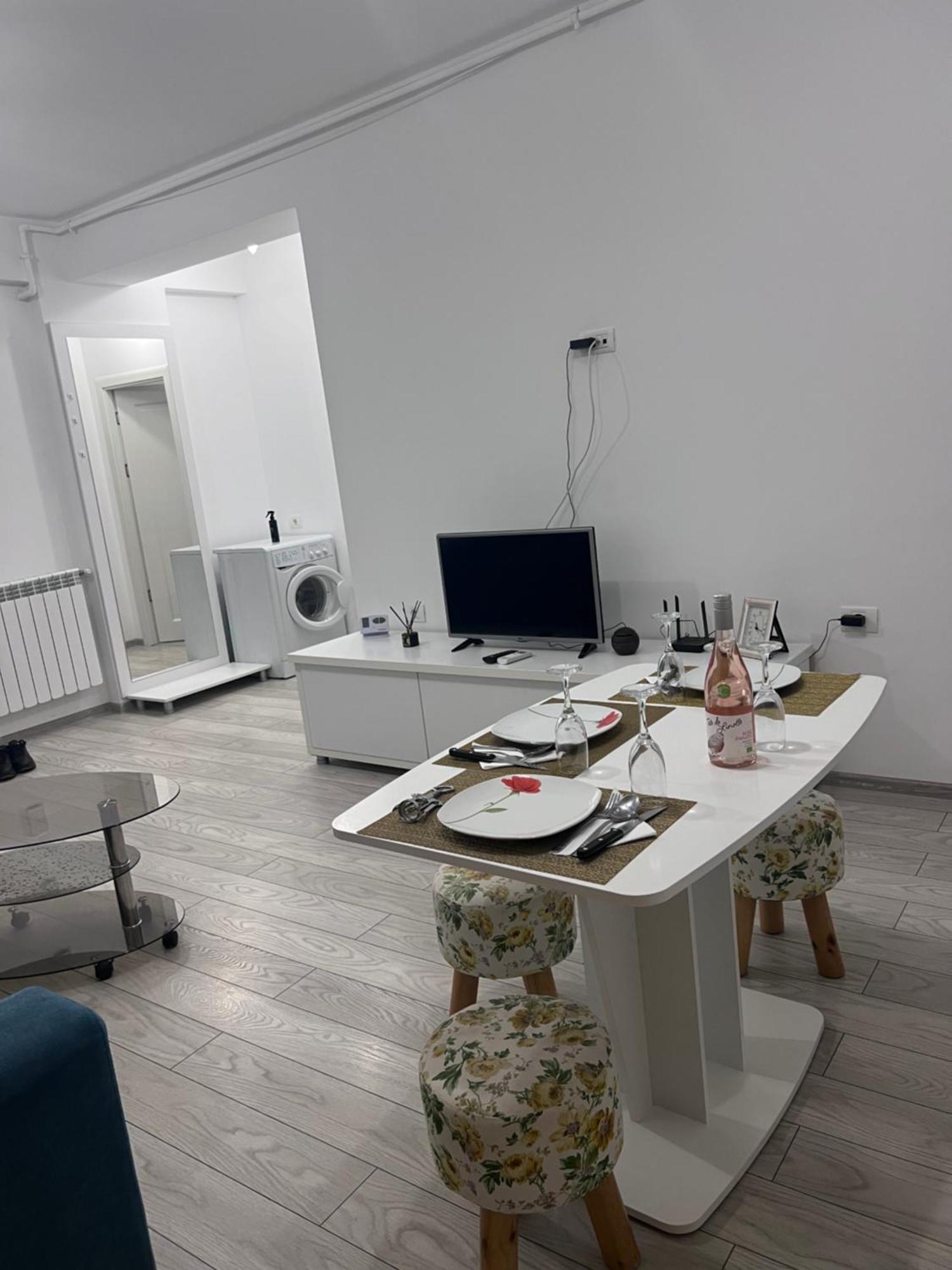 Cris Sunny Apartaments Неводарі Екстер'єр фото